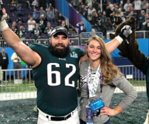 Read more about the article ‘This is hard’ – Kylie Kelce bleeds green and gets brutally honest about Travis Kelce playing Philadelphia Eagles