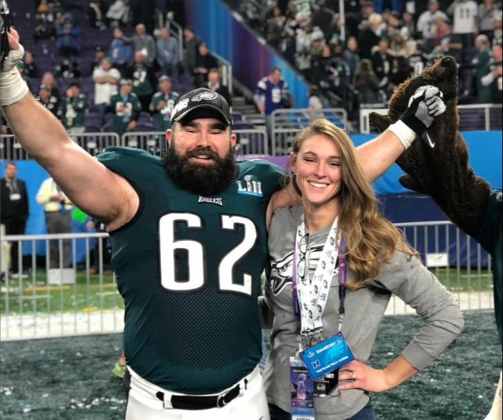 You are currently viewing ‘This is hard’ – Kylie Kelce bleeds green and gets brutally honest about Travis Kelce playing Philadelphia Eagles