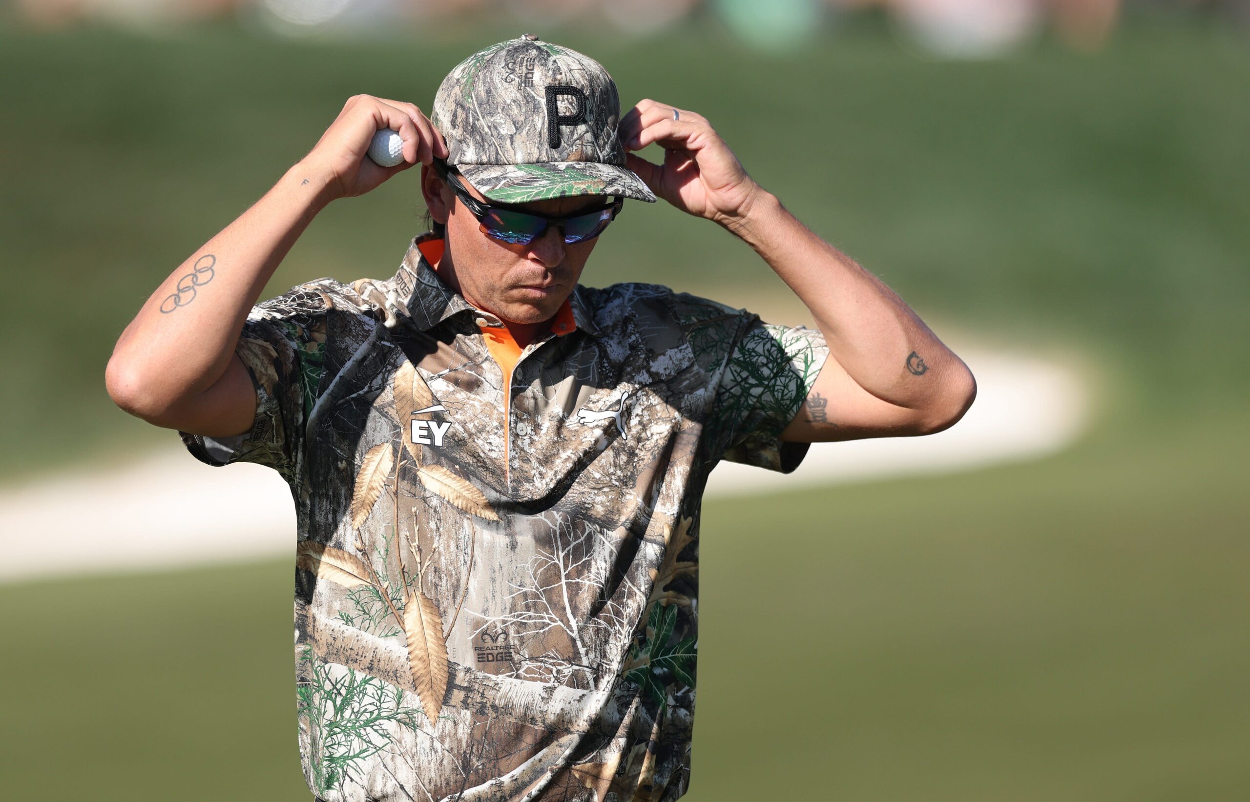 You are currently viewing Rickie Fowler took wearing camo a bit too seriously at the WM Phoenix Open