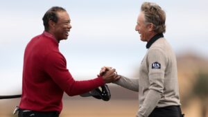 Read more about the article Paul Azinger says Tiger Woods could bring ‘global media’ focus to PGA Tour Champions