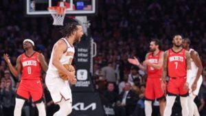 Read more about the article Knicks overcome double-digit deficits in gritty 124-118 win over Rockets