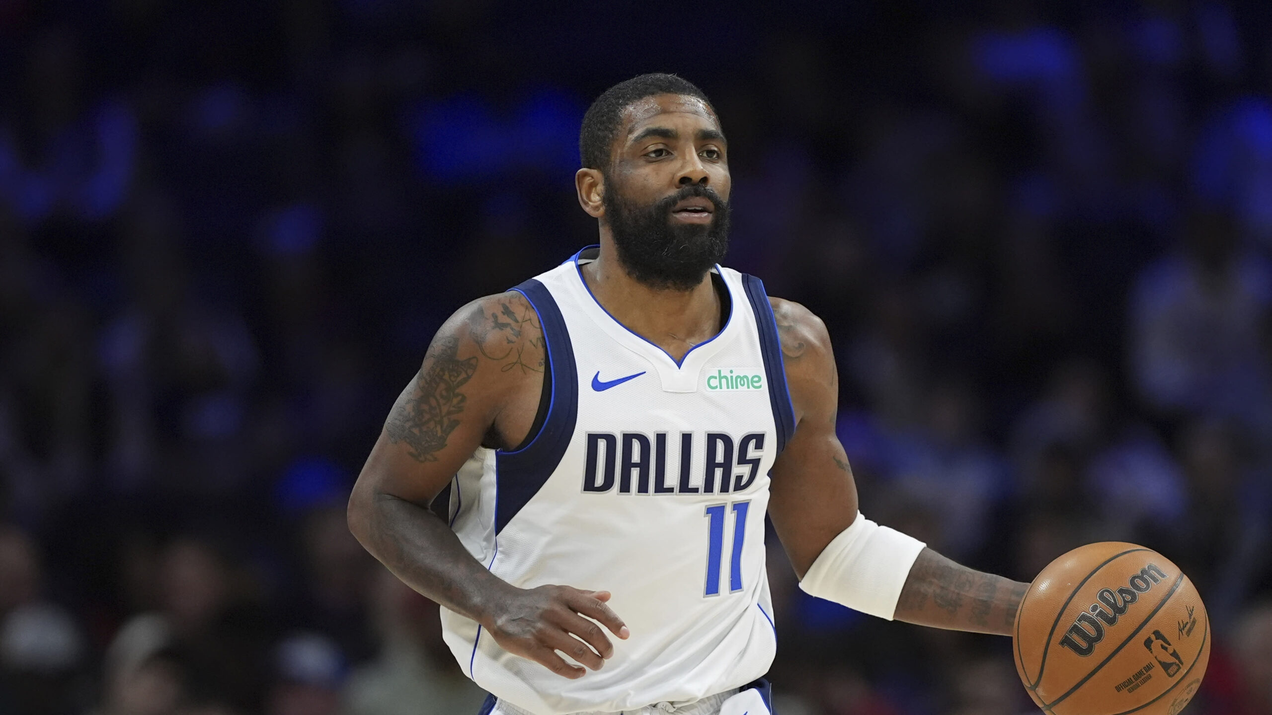 You are currently viewing Kyrie Irving to replace injured Mavericks teammate Anthony Davis on NBA All-Star roster