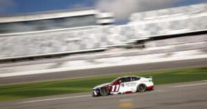 Read more about the article Denny Hamlin paces opening Daytona 500 practice