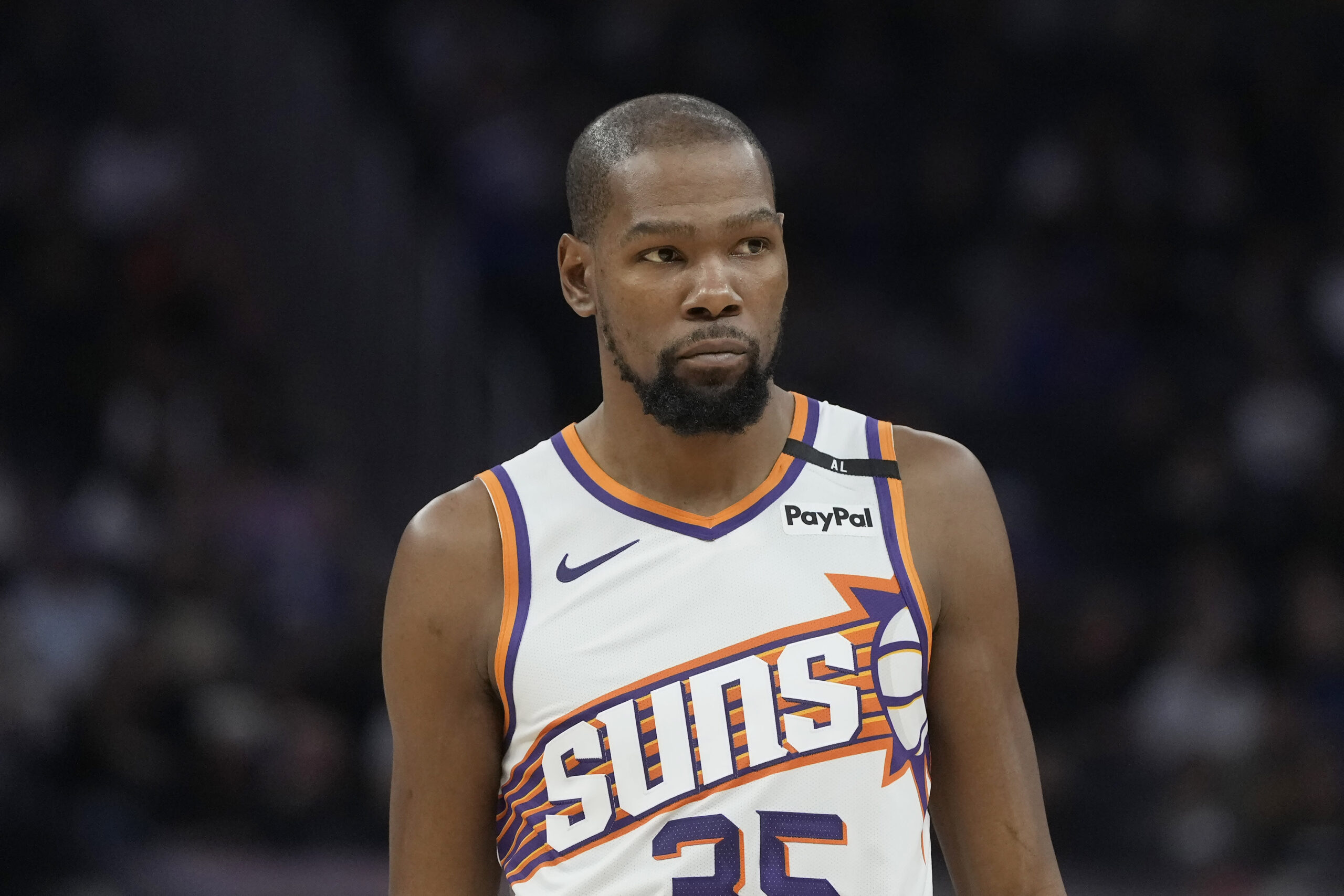 You are currently viewing Kevin Durant reportedly not interested in reuniting with Warriors amid trade talks