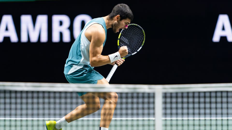 You are currently viewing Carlos Alcaraz wins first indoor hardcourt title of his career at Rotterdam Open