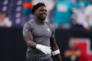 Read more about the article ‘Build the culture’ – Tyreek Hill’s stunning U-turn after Miami Dolphins teammates call out receiver’s exit demand