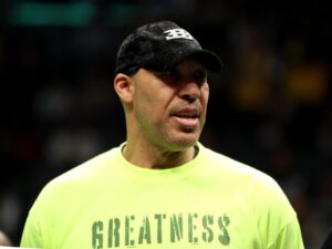 Read more about the article LaVar Ball has foot amputated after suffering serious medical issue