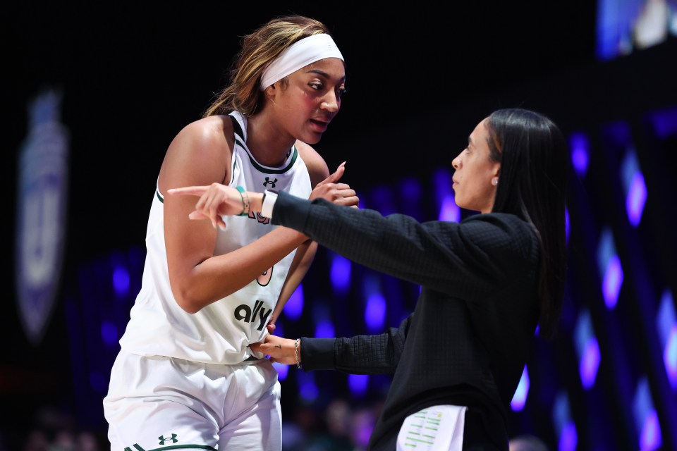 Read more about the article ‘Can’t wait to go back’ – Angel Reese seeks WNBA return after slamming Unrivaled and making history for all wrong reasons