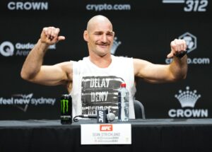 Read more about the article Sean Strickland responds to Dricus Du Plessis’ injury accusation as fans worry American could withdraw from UFC 312