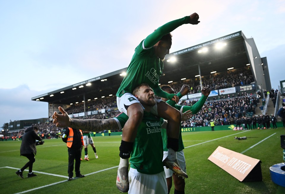 You are currently viewing Liverpool killers Plymouth earn FA Cup tie at Man City as Man United and Newcastle discover fate