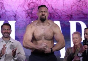 Read more about the article Is Joseph Parker vs Martin Bakole a world title fight? Giant heavyweight steps in at short notice for Daniel Dubois