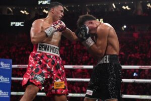 Read more about the article David Benavidez recovers from dramatic late knockdown to beat  David Morrell in classic to earn undisputed title shot