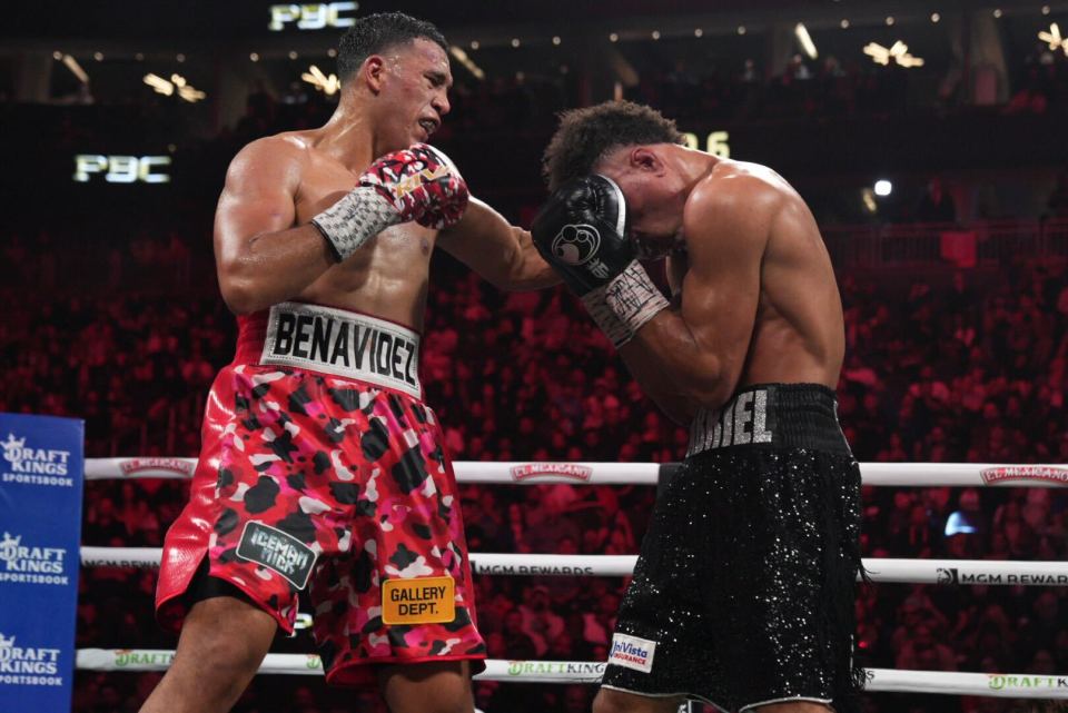 You are currently viewing David Benavidez recovers from dramatic late knockdown to beat  David Morrell in classic to earn undisputed title shot