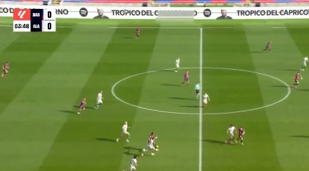 You are currently viewing Lamine Yamal dribbles past six players in astonishing ‘Lionel Messi-esque’ run