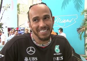 Read more about the article ‘Crying and laughing’ – Lewis Hamilton had priceless reaction to bold Mercedes move