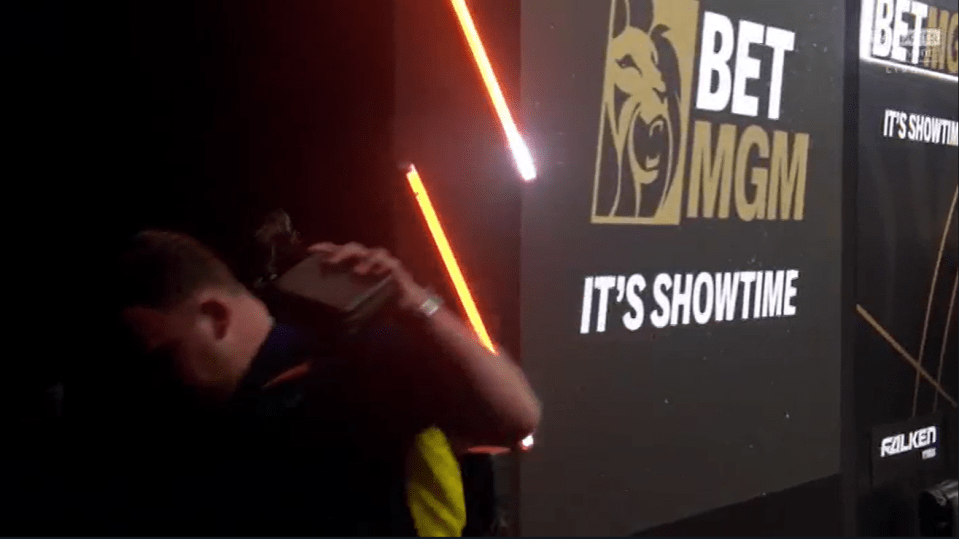 Read more about the article Footage captures angry Luke Littler outburst after storming off Premier League stage