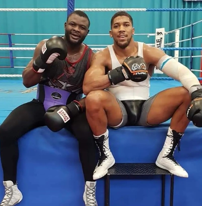 You are currently viewing I wobbled Anthony Joshua’s ‘head and legs’ in sparring with huge shot, now Eddie Hearn is scared to mention me