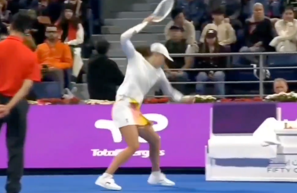 Read more about the article Jelena Ostapenko gives cheeky reaction as rival Iga Swiatek destroys racket in historic defeat