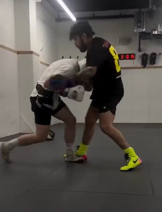 You are currently viewing ‘Almost feel bad’ – Dillon Danis brutally mocked by fans after releasing boxing training footage