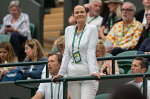 Read more about the article Tennis legend Pam Shriver recovers trophies stolen amid Palisades Fire evacuation