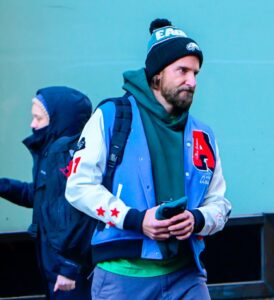 Read more about the article Eagles super fan Bradley Cooper has no hesitation on Super Bowl or Oscar question