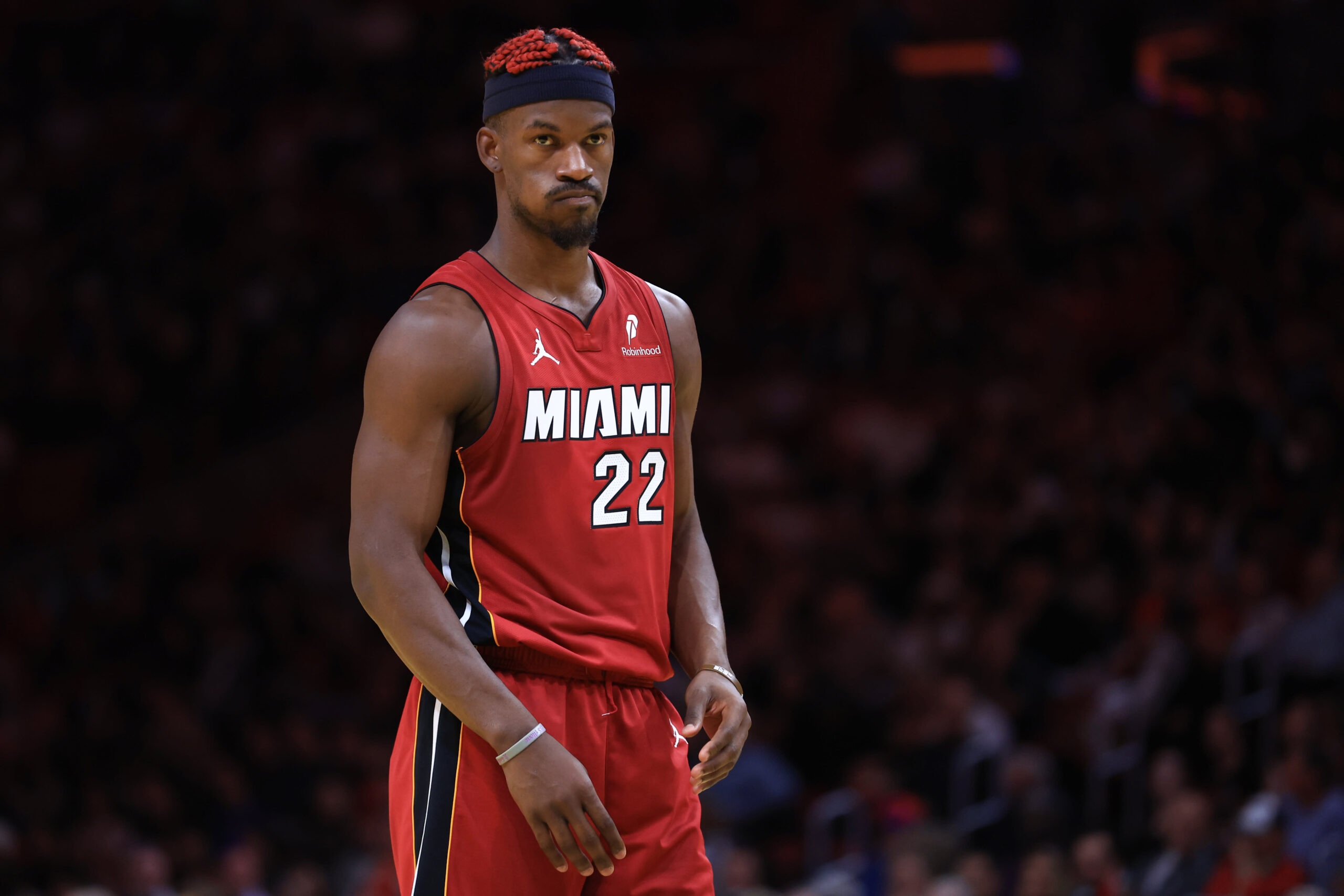 You are currently viewing Jimmy Butler trade: Heat send disgruntled star to Warriors after trade demand, suspensions