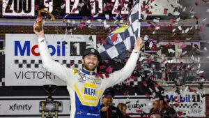 Read more about the article Chase Elliott adds to Bowman Gray with NASCAR Clash victory