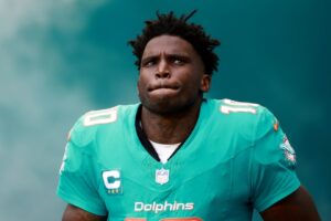 Read more about the article ‘Relationships to mend’ – Tyreek Hill teammate has stark warning for Miami Dolphins star after demanding exit