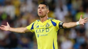 Read more about the article Cristiano Ronaldo’s reaction says it all as Al Nassr’s match is delayed due to bizarre reason