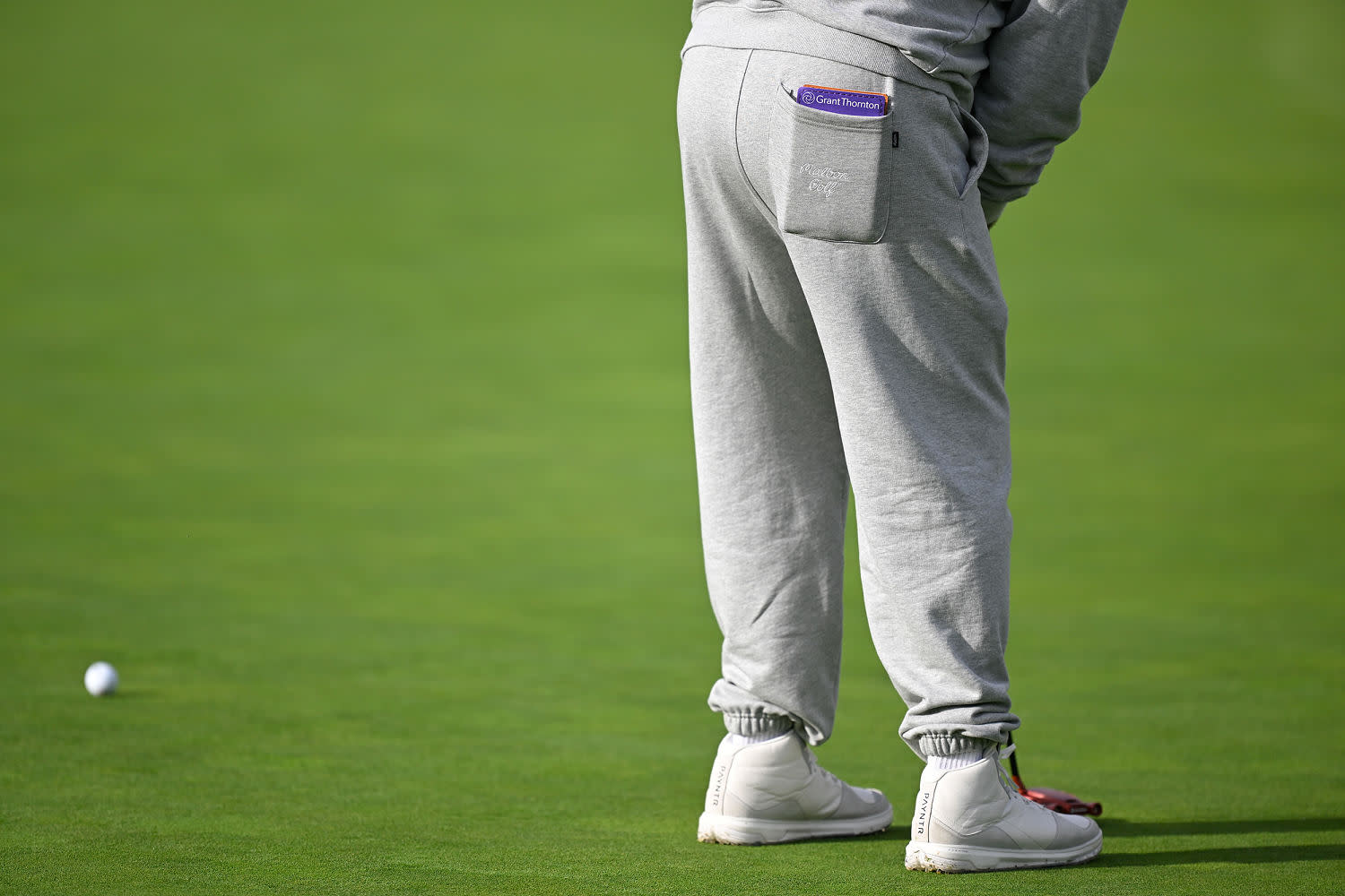 You are currently viewing Golf pro Jason Day wore sweatpants at Pebble Beach and caused a furor among fans