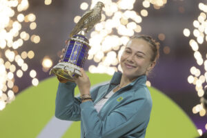 Read more about the article Anisimova beats Ostapenko in Qatar Open final for her biggest title