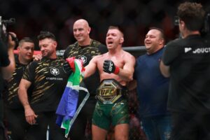 Read more about the article ‘I can beat him’ – Dricus Du Plessis responds to Alex Pereira super fight challenge after backstage run-in at UFC 312