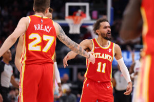 Read more about the article Trae Young sinks wild game-winner to lift Hawks past Pistons