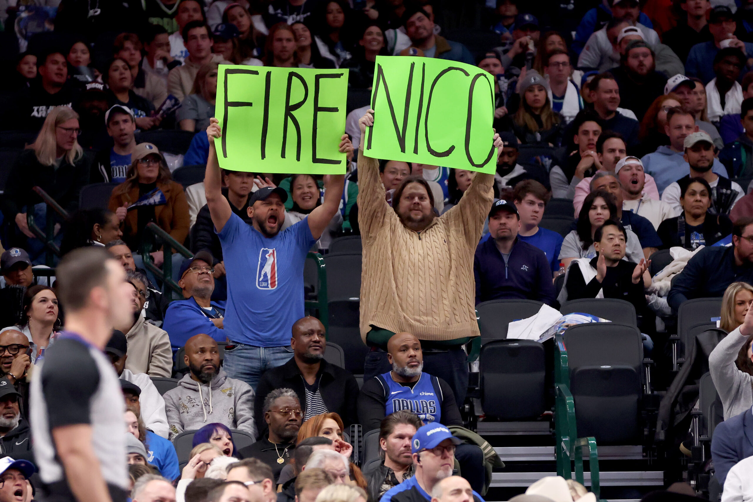 You are currently viewing Mavericks GM Nico Harrison hears ‘Fire Nico’ chants from fans at SMU game