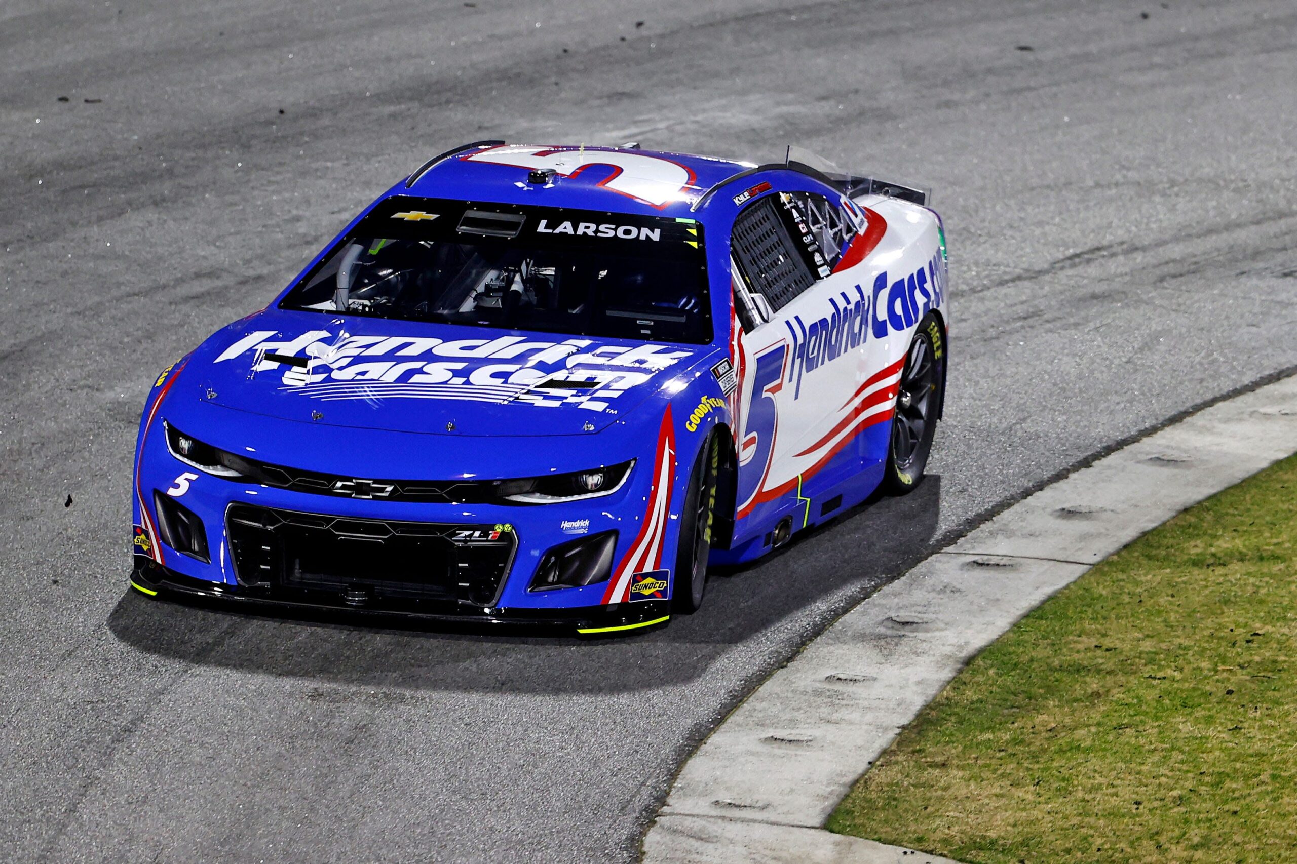 You are currently viewing What Carl Edwards said on practicing for Kyle Larson at NASCAR All-Star Race: ‘I’m very likely to crash’