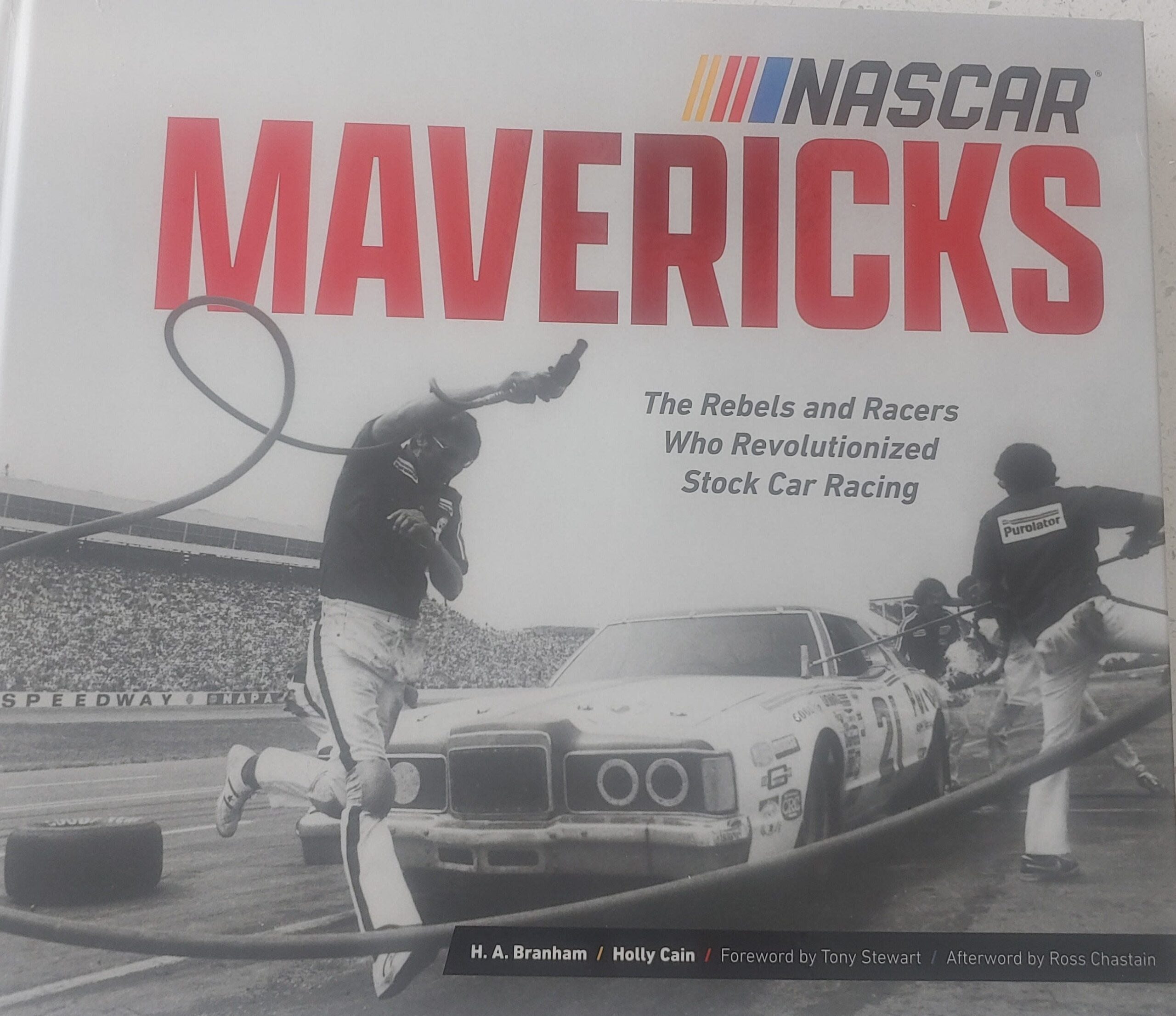 Read more about the article ‘NASCAR Mavericks’ authors at book signing Saturday at Speedway