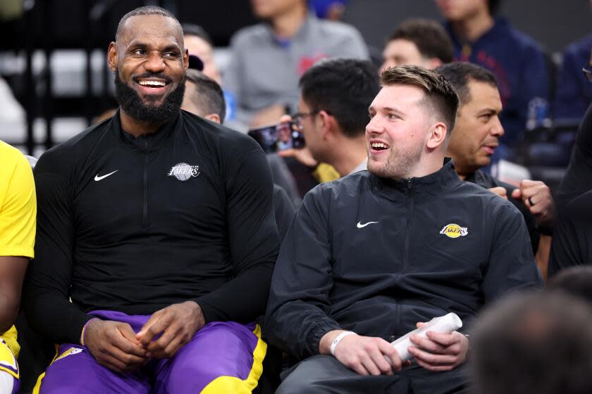 You are currently viewing Hernández: How committed is LeBron James to the Lakers after Luka Doncic trade?