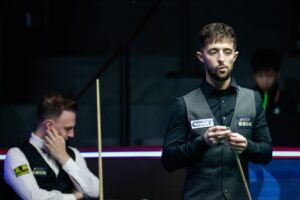 Read more about the article Snooker star has business class flights and boxing training to thank after shock Judd Trump win