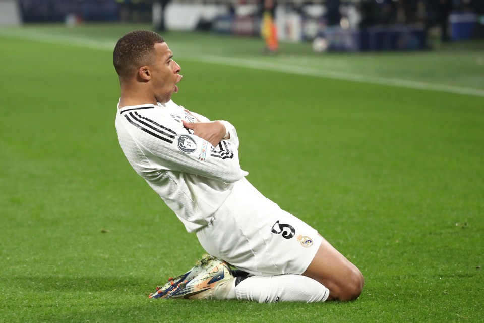 You are currently viewing Kylian Mbappe beats Cristiano Ronaldo and Lionel Messi to outrageous major landmark