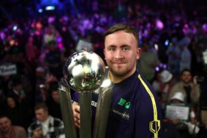 Read more about the article Luke Littler narrowly avoids shock darts defeat to YouTuber in viral video