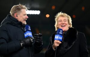 Read more about the article ‘I’ve had a few’ – Chaotic Rod Stewart interview has Kate Scott in stitches after Micah Richards mix-up