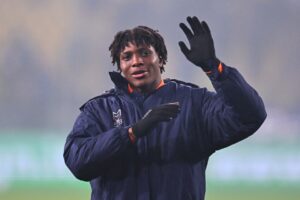 Read more about the article Patrick Dorgu pictured saying goodbye to Lecce fans and teammates as big-money Man United move looms