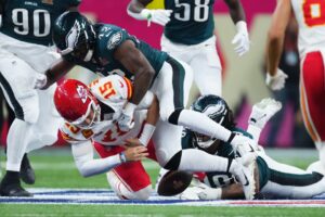 Read more about the article ‘Performance of a lifetime’ – Fans stunned to learn Eagles star played through Super Bowl with gruesome injury