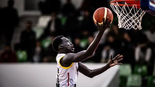 You are currently viewing Deng Geu drops 25 points as Silverbacks fall to Libya