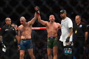 Read more about the article ‘Tough puzzle’ – Joe Rogan predicts Dricus Du Plessis vs Khamzat Chimaev as Dana White seemingly confirms title fight