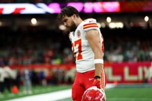 Read more about the article ‘Kicking myself’ – Choked up Travis Kelce makes stunning Super Bowl admission and admits major Patrick Mahomes regret with brother Jason