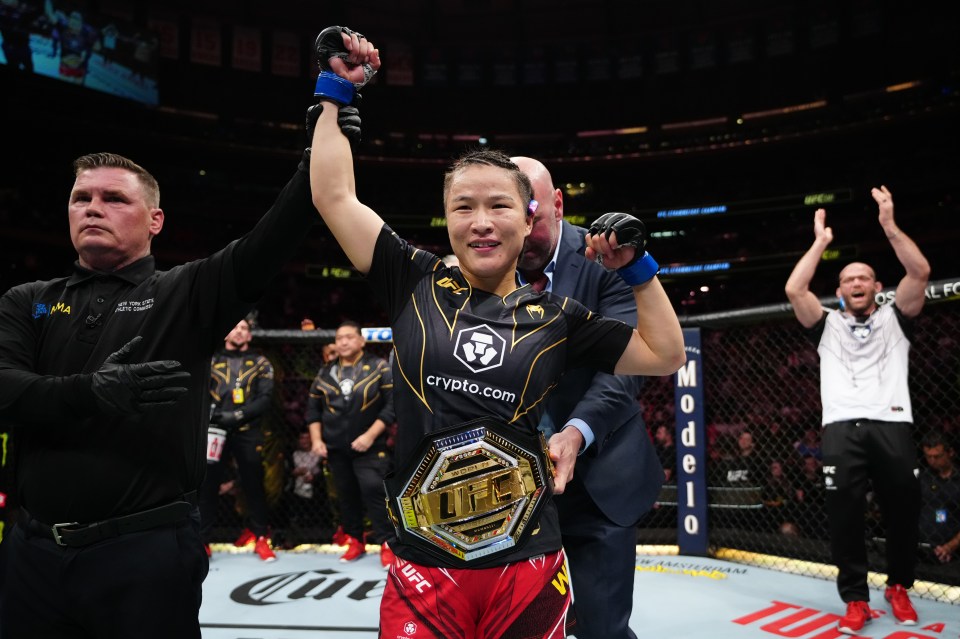 You are currently viewing ‘She’s unbelievable’ – Michael Bisping reacts as Zhang Weili dominates Tatiana Suarez to defend title at UFC 312