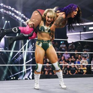 Read more about the article ‘My heart stopped’ – WWE star issues update as scary head injury sees live Netflix match scrapped while on air