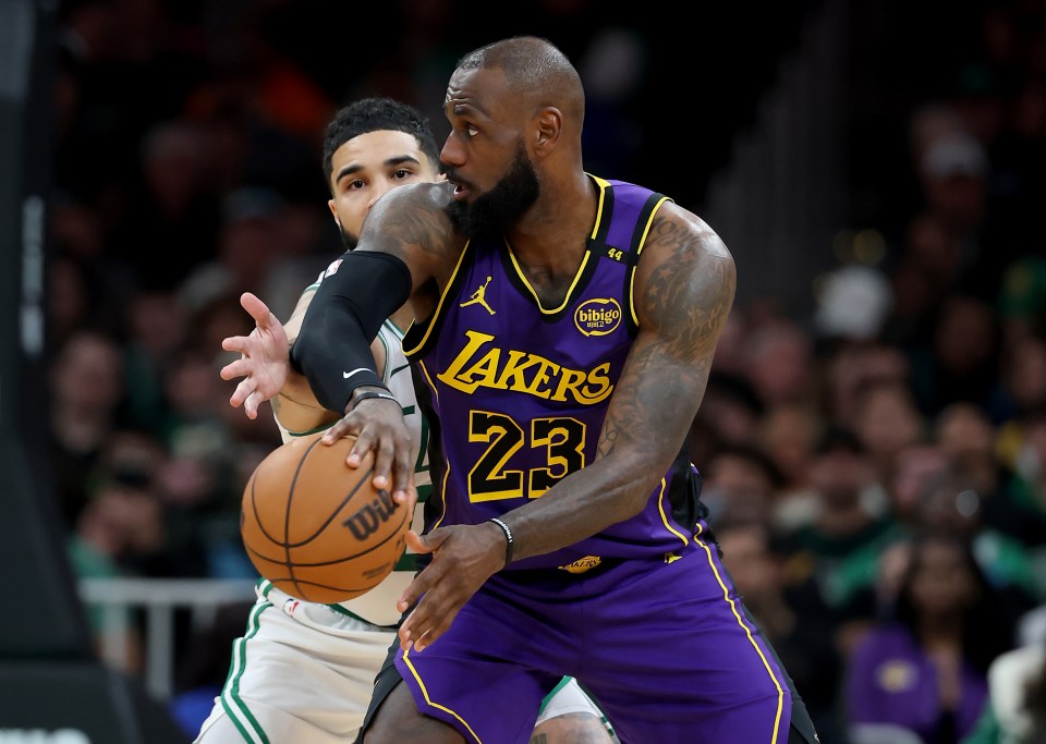 You are currently viewing ‘Jordan would never’ – LeBron’s ‘shameless’ antics with Jayson Tatum slammed before Lakers star exits game with worrying injury