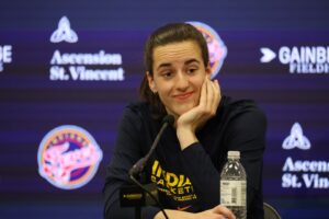 Read more about the article Caitlin Clark fans accuse ‘disrespectful and delusional’ WNBA team of lying about real reason behind venue change